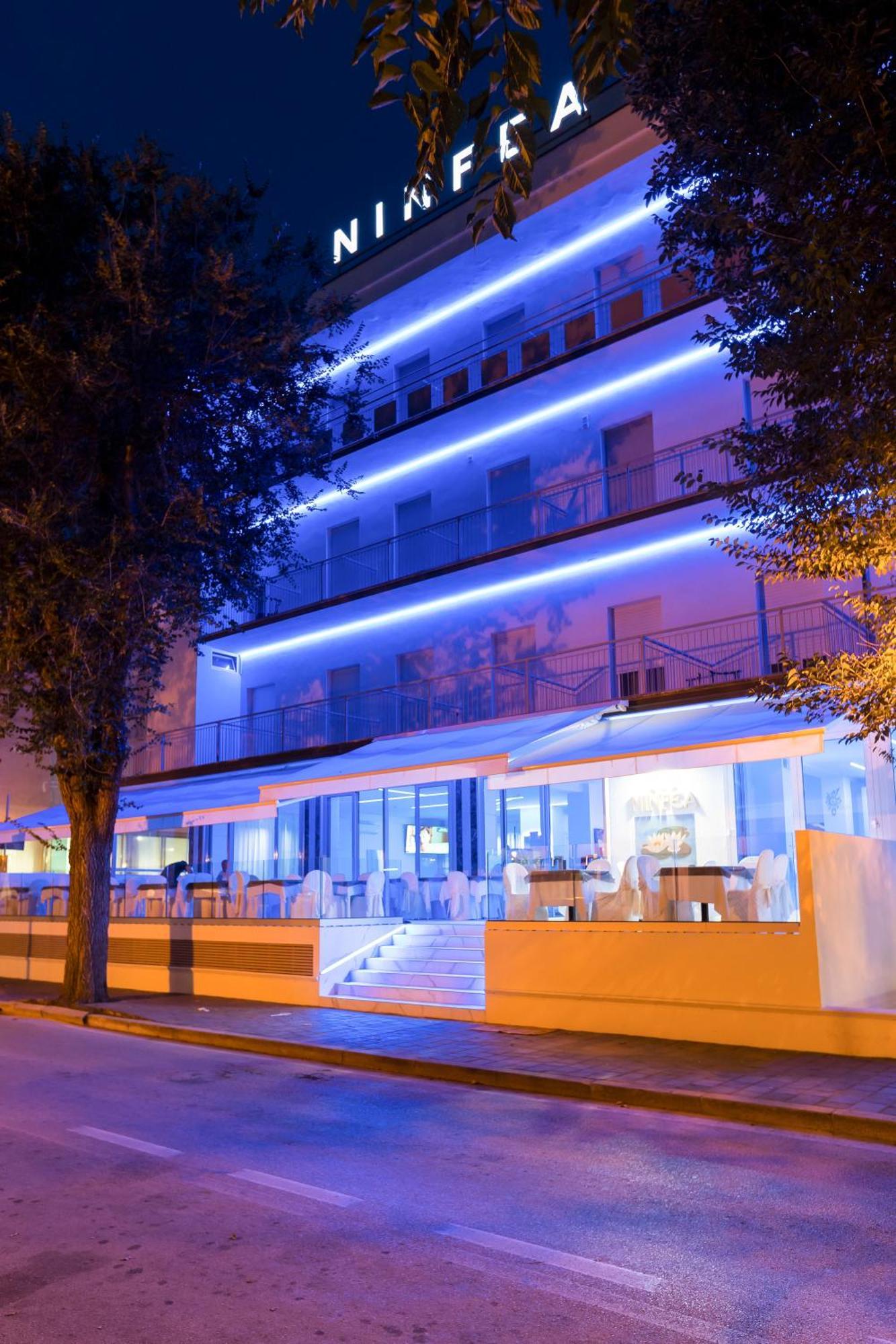 Hotel Ninfea カットーリカ エクステリア 写真