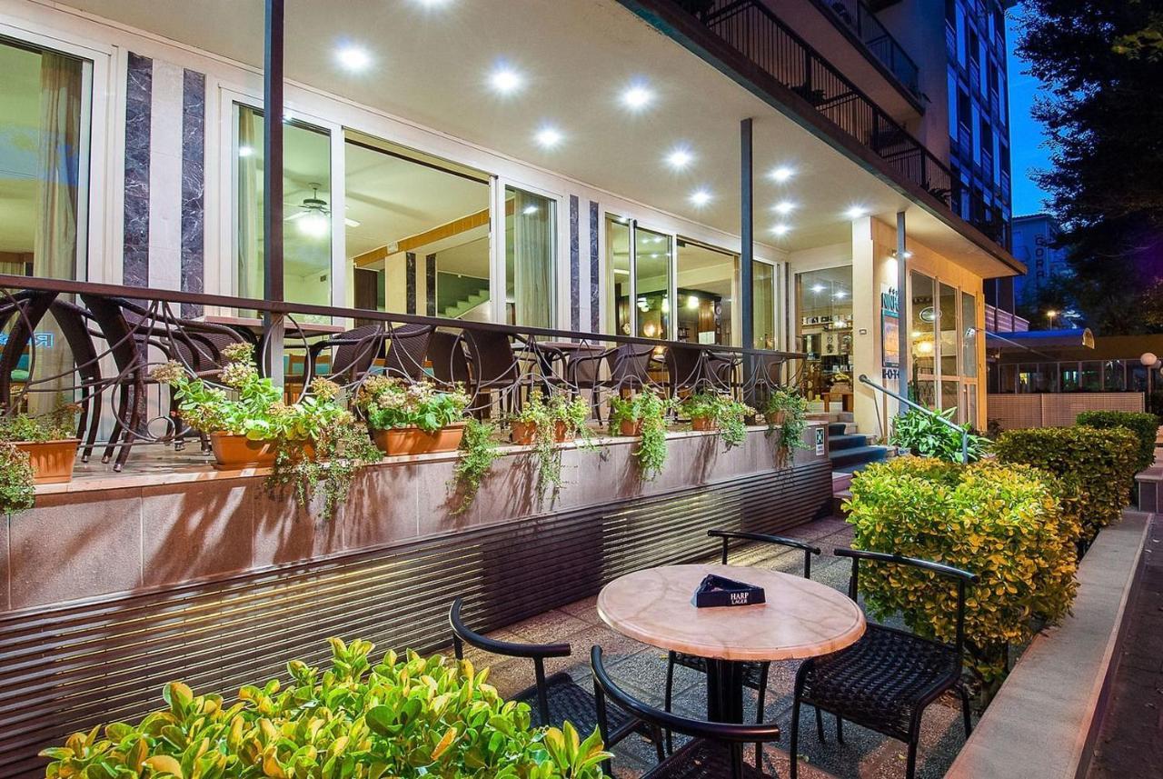 Hotel Ninfea カットーリカ エクステリア 写真